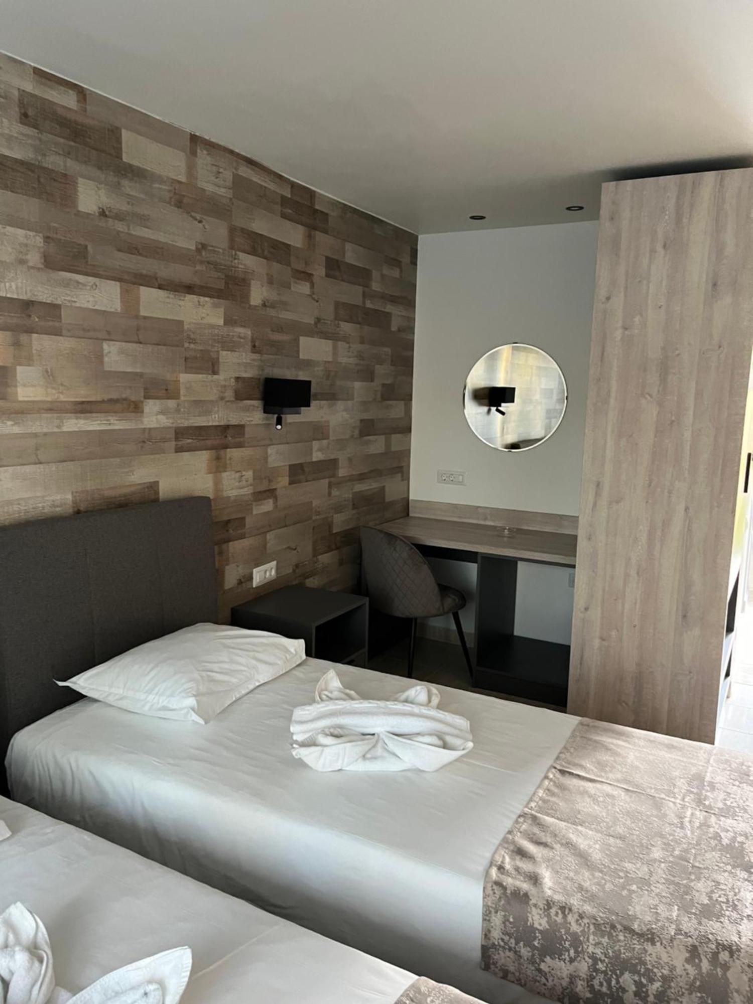 Hotel Selena Boutique เนพทุน ภายนอก รูปภาพ